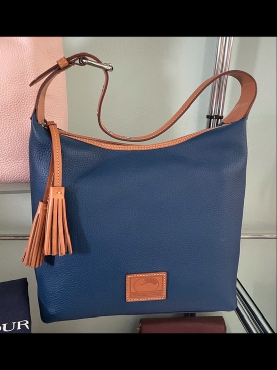 Dooney & Bourke Handbags - Dooney & Bourke Pebble Grain Paige Sac Hobo Bag EUC